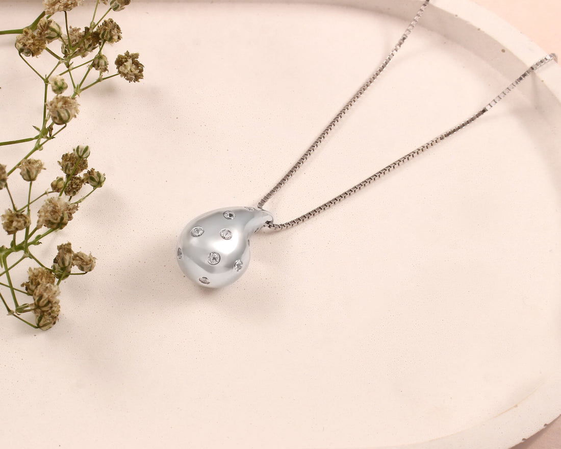 Gold Pebble Necklace